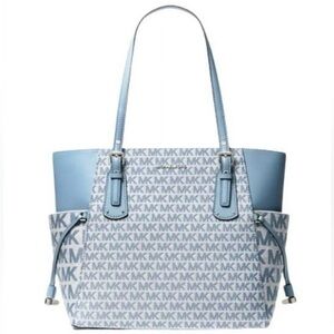 Michael Kors Voyager East/West Tote Chambray Color, Jacquard Logo